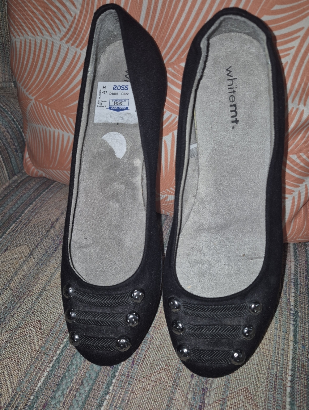 WHIT Women's Black Embellished Ballet Flats
